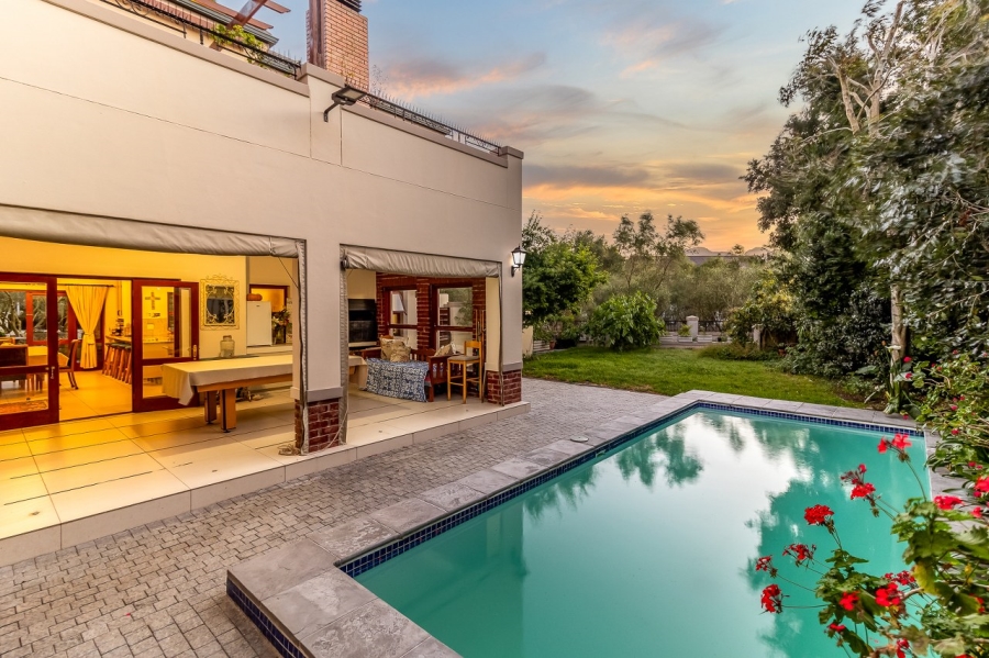 5 Bedroom Property for Sale in Val De Vie Estate Western Cape